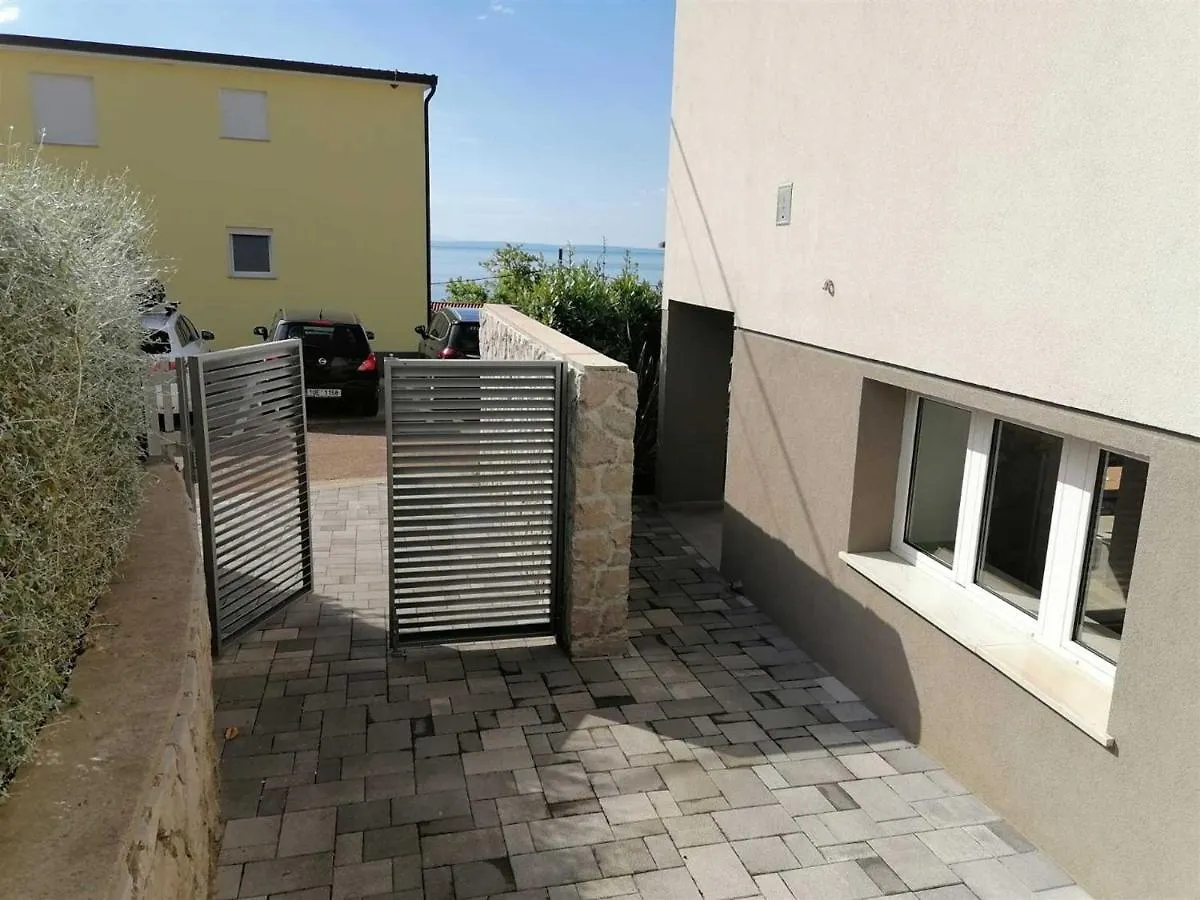 Apartments Rona Erea Ičići